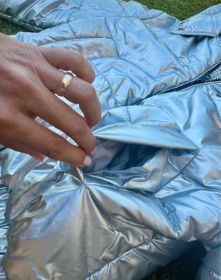 Abrigo plumífero plateado niña Bershka T.XS