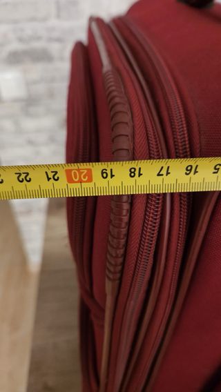 Maleta de cabina American Tourister roja