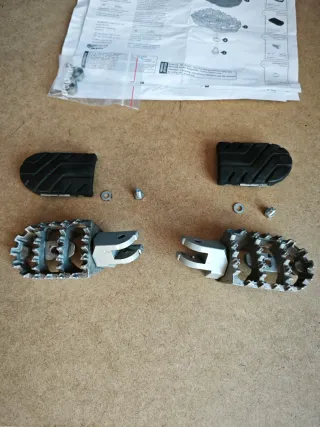 Estriberas SW-Motech para Ducati