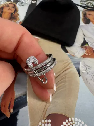 Anillo estilo APM Monaco