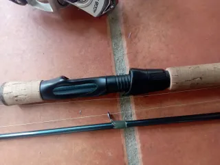 Caña de pescar y carrete