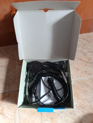 Auriculares Sennheiser SH 335 + Cable CSTD 01