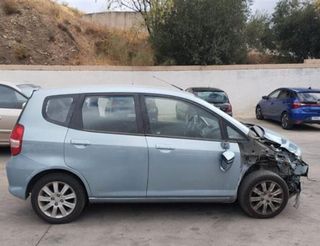 Honda 82198 bandeja trasera jazz 1.4 g 2002-2008