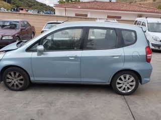 Honda 82198 bandeja trasera jazz 1.4 g 2002-2008