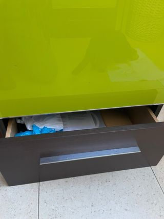 2 Muebles de almacenaje verde y marrón