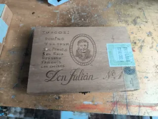 Cajas de puros Don Julián N°1 (2 unidades)