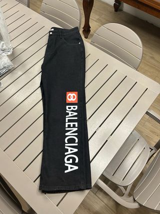 Jeans Balenciaga neri con logo Taglia 34
