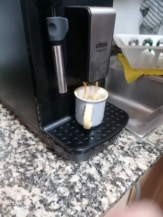 Cafetera 600€ UFESA