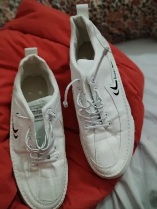 Zapatillas blancas talla 44