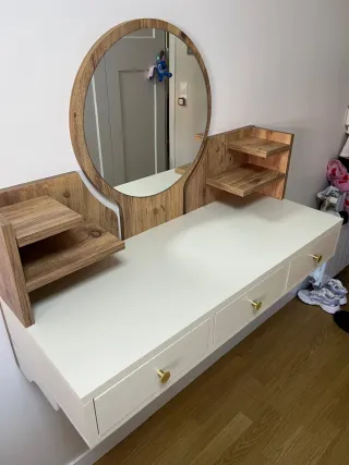 Tocador flotante con espejo redondo