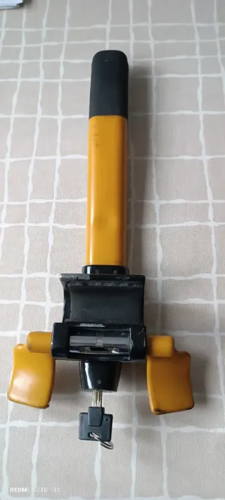 Antirrobo volante con llave