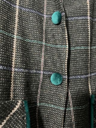 Chaqueta cuadros botones terciopelo