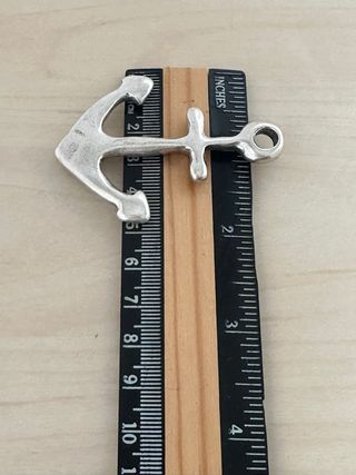 Lote 17 colgantes ancla de Zamak con baño de plata