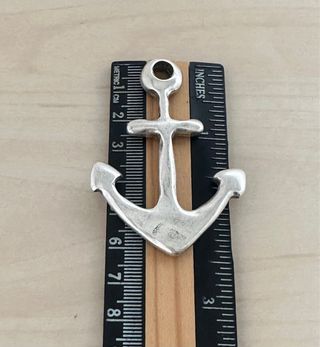 Lote 17 colgantes ancla de Zamak con baño de plata