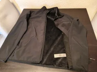 Paravientos negro con forro polar