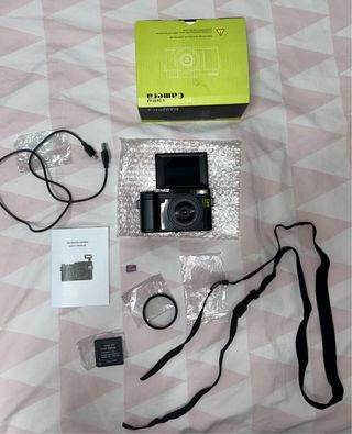 Cámara Digital con pantalla abatible