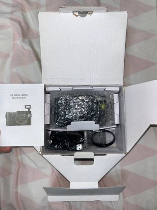 Cámara Digital con pantalla abatible