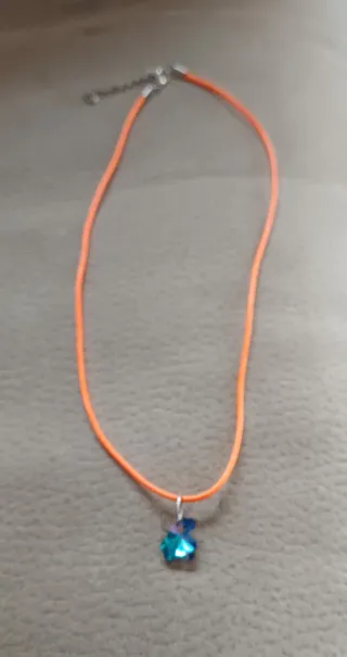 Collar con colgante de oso azul