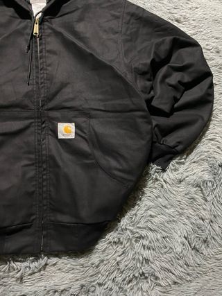 Chaqueta Carhartt Negra con Capucha Vintage 90s
