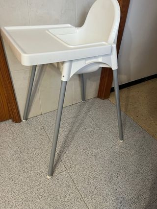 Silla Antilop IKEA con bandeja. Bien cuidada