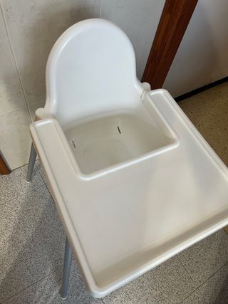 Silla Antilop IKEA con bandeja. Bien cuidada