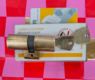 Cerradura..Cilindro MCM con 2 llaves