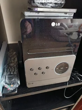 Mini cadena LG.Con altavoces.Recoger en Alcorcon