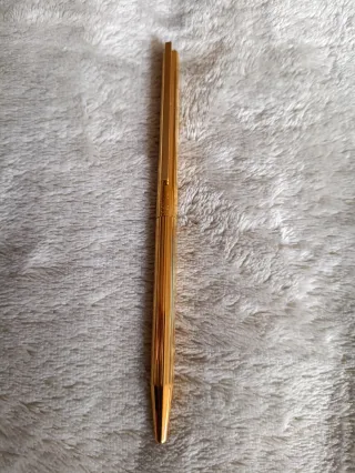 Bolígrafo S.T. Dupont Dorado Caja