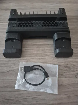 Accesorios PS4: Mandos y Base de Carga