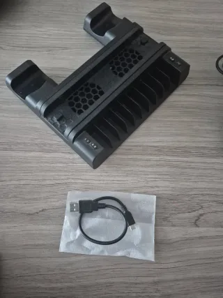 Accesorios PS4: Mandos y Base de Carga