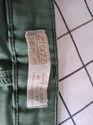 Pantalón Zara verde