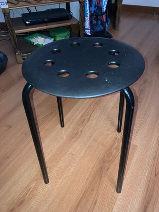 Taburete IKEA Negro