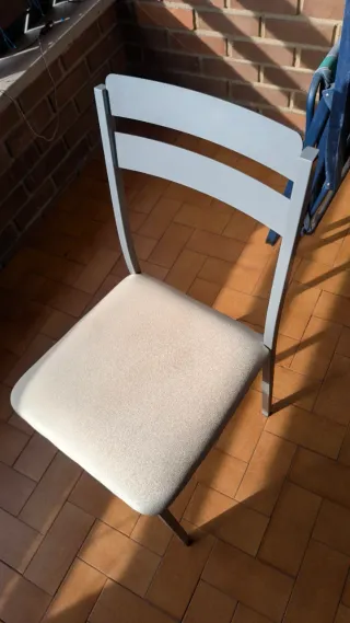 Sillas de cocina beige y gris