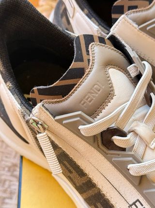 Fendi Flow Sneakers Grises y Multicolor