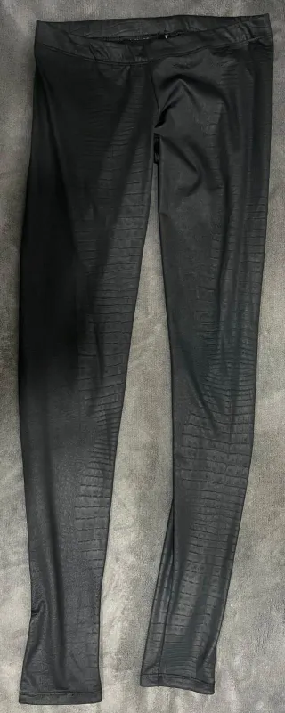 Leggings negros de efecto piel - Stradivarius