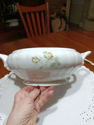 Zuppiera Ceramiche Laveno con bordi oro