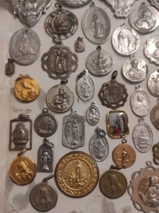 50 Medallas Religiosas Antiguas