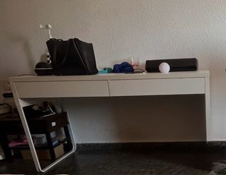 Escritorio blanco  Usado pero en buen estado
