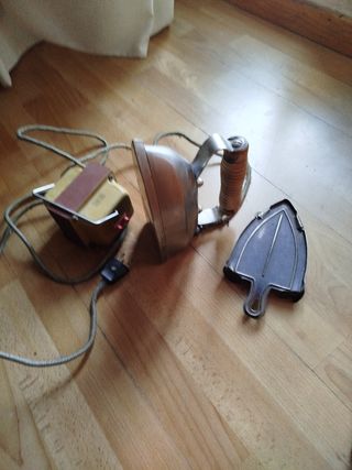 Plancha antigua Ufesa con base