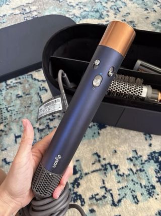 Dyson Airwrap Azul y Dorado