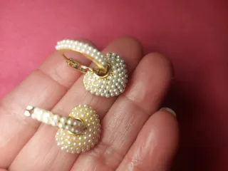 Pendientes de corazón de pequeñas perlas
