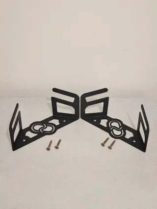 Monopatín y soportes para pared