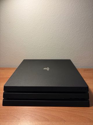 PlayStation 4 Pro-5 Giochi- 2 Controller (nacon 2)