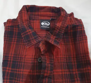 Camisa Quiksilver cuadros roja y negra