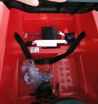 Coche eléctrico Feber rojo