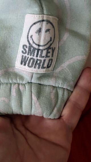 Sudadera Zara Smiley World. Regalo pantalón.