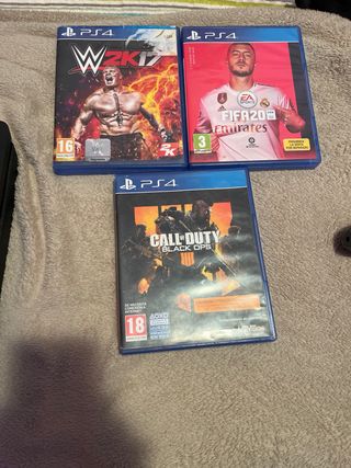 PS4 (PlayStation 4) con mando y 3 juegos