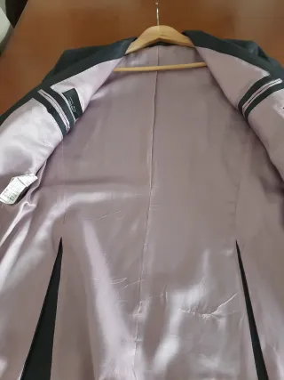 Traje Zara Lana y Seda gris y morado.