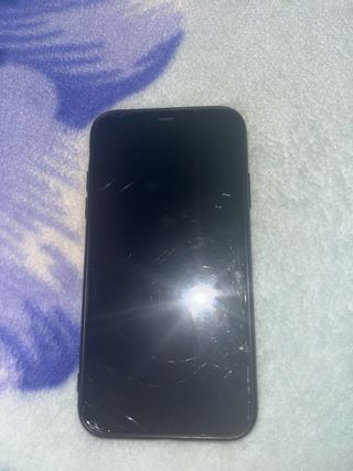 iPhone 11 de 65gb bateria 61 pantalla rota