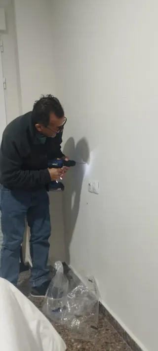 Armado e instalación de muebles, serv. de pintura